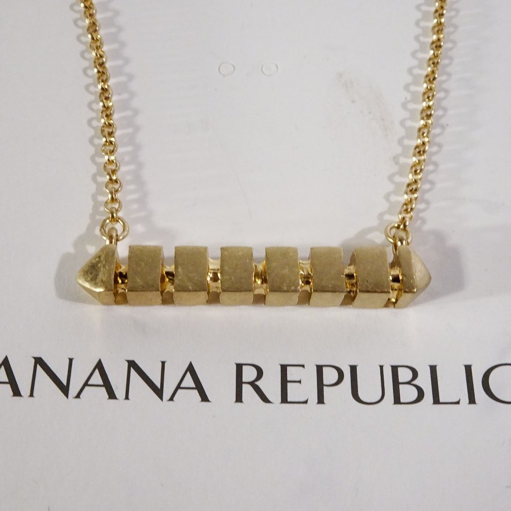Banana Republic   Cube Link Pendant Necklace NWT 45 GOLD - Picture 2 of 5